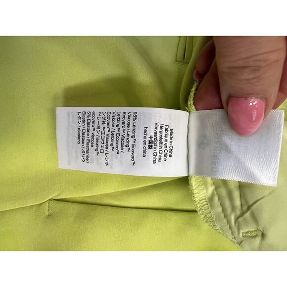 J. Crew Women's Pleated Crepe Chino Dress Shorts Green size 6 Preppy Coastal - Picture 14 of 14